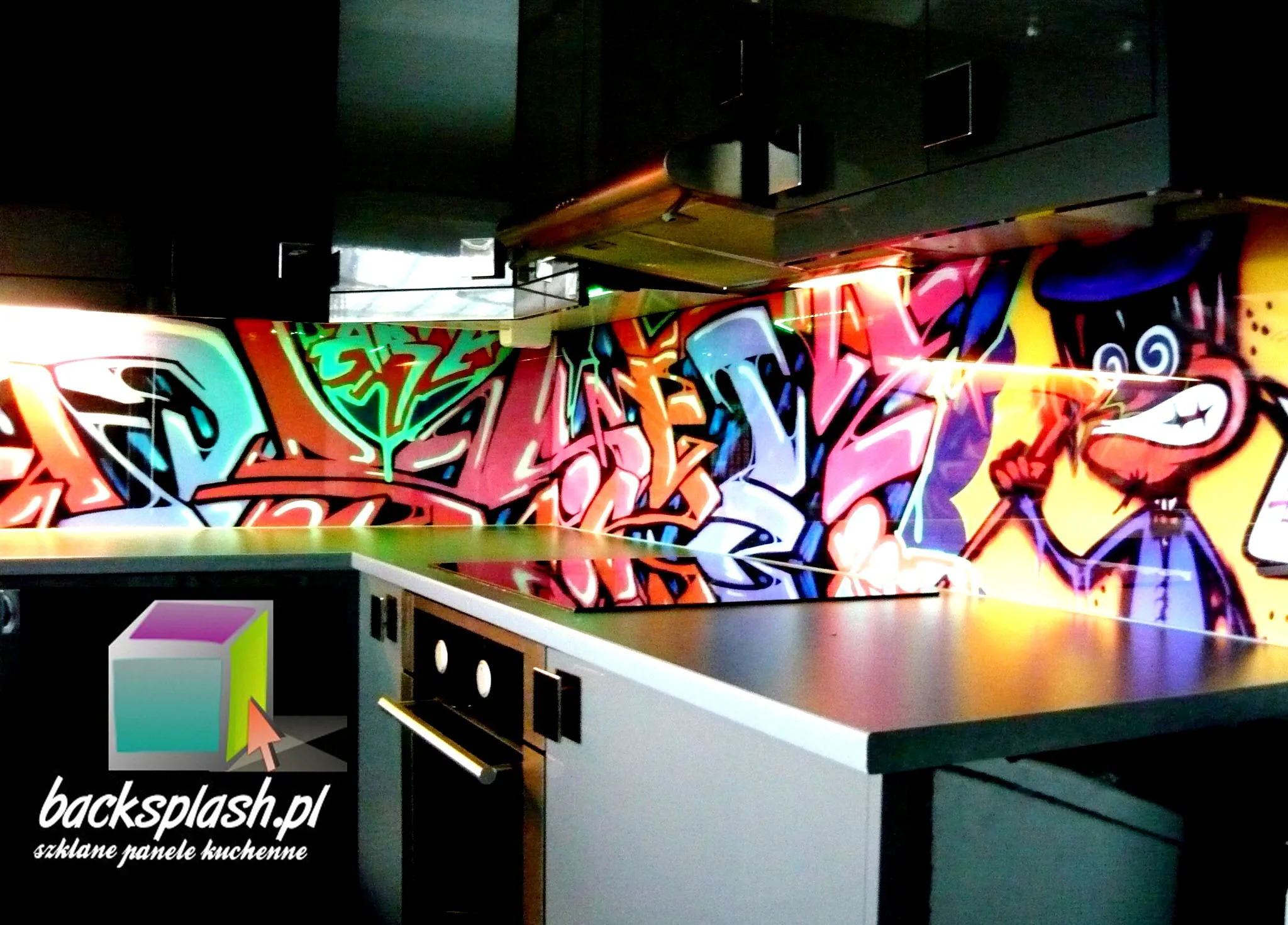 Nowoczesny panel szklany w kuchni — realizacja Backsplash.pl z 2026 roku